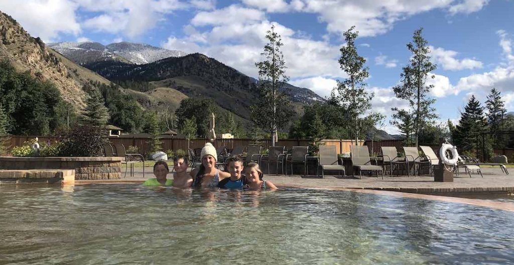 Crazy Family Adventure tweet media