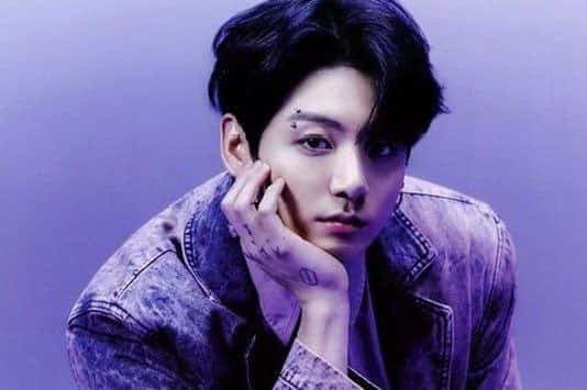DANIIPALLARESM's tweet photo. #정국 #JungKook 
#토티즈후훙 #앙큼연하남쩨케 #JungkookDay #JUNGKOOK #HappyBirthdayJungkook Que siempre sigas siendo ese excelente artista y persona, Te admiro mucho, espero algún día poderlos verlos a todos como artistas🙌🏻 Muchos éxitos💜 @bts_bighit @BTS_twt @BIGHIT_MUSIC https://t.co/8nJBhz4wLS