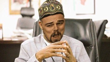 AllanSseky's tweet photo. iPhone and Nokia battle faded in three days...Uganda esinga bulaaya😂😂😂🙌 https://t.co/9DcUNGpeio