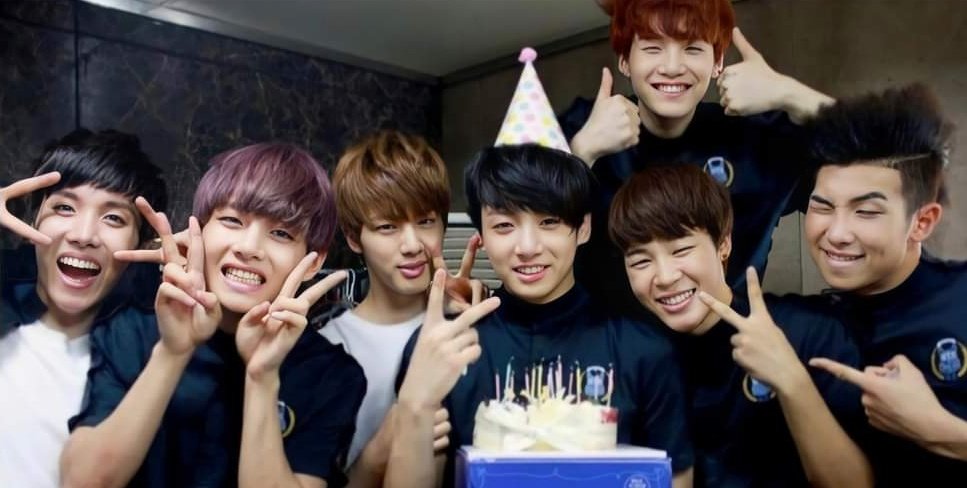 DANIIPALLARESM's tweet photo. #정국 #JungKook 
#토티즈후훙 #앙큼연하남쩨케 #JungkookDay #JUNGKOOK #HappyBirthdayJungkook Que siempre sigas siendo ese excelente artista y persona, Te admiro mucho, espero algún día poderlos verlos a todos como artistas🙌🏻 Muchos éxitos💜 @bts_bighit @BTS_twt @BIGHIT_MUSIC https://t.co/8nJBhz4wLS