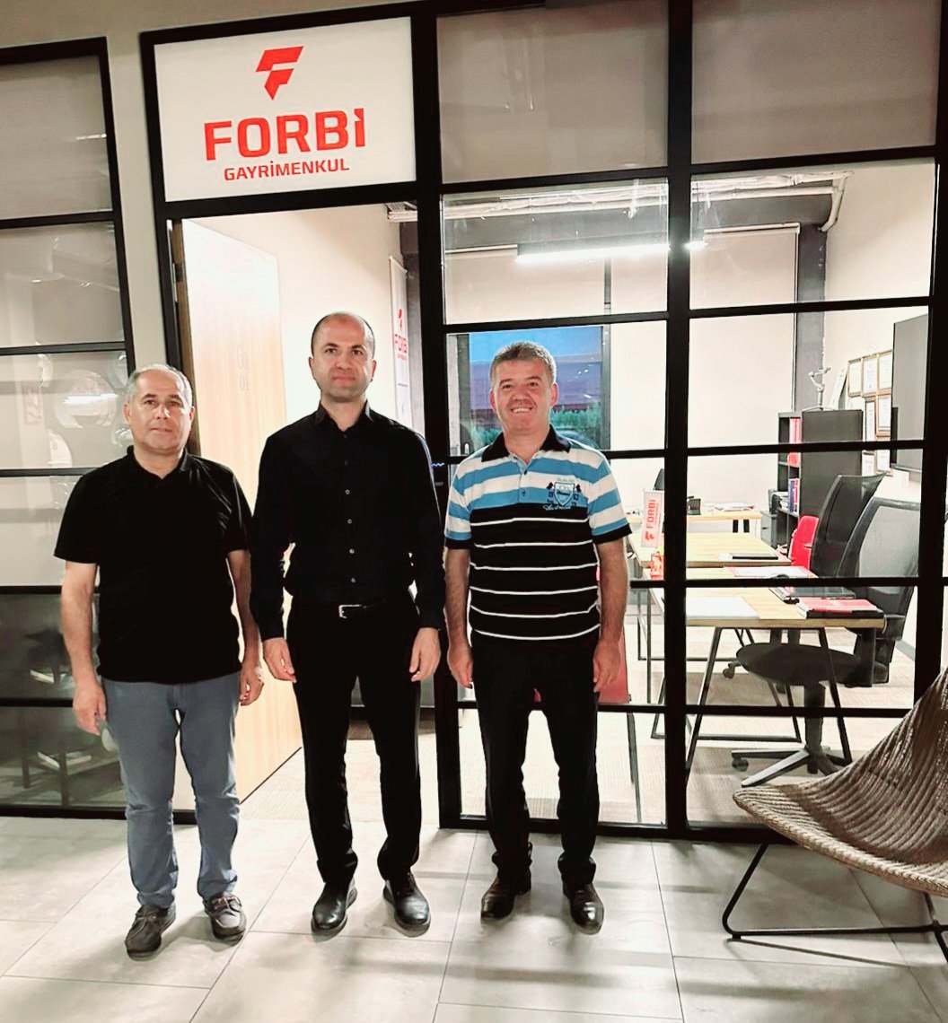 harununuvar001's tweet photo. Önceki dönem Ak Parti Adana Milletvekili adayımız ve #Forbis #Gayrimenkul sahibi Sn. Zekeriya Yıldızoğlu Beyefendi'yi yeni açmış olduğu ofisinde ziyaret ederek hayırlı olsun dileklerimizi ilettik. @RTErdogan @omerrcelik @jsarieroglu @ahmetzenbilci @ozangulacti @SamiOzsoy https://t.co/RXmrng1apO