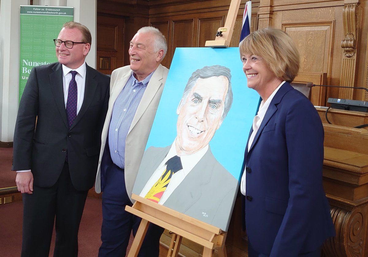 DamonPBrown's tweet photo. Honoured to attend unveiling of a portrait to mark 100th anniversary of Nuneaton legend #LarryGrayson100 at @NBBCouncil today with Isla St Clare who was so generous with her time and memories https://t.co/vcrS6b6kEB