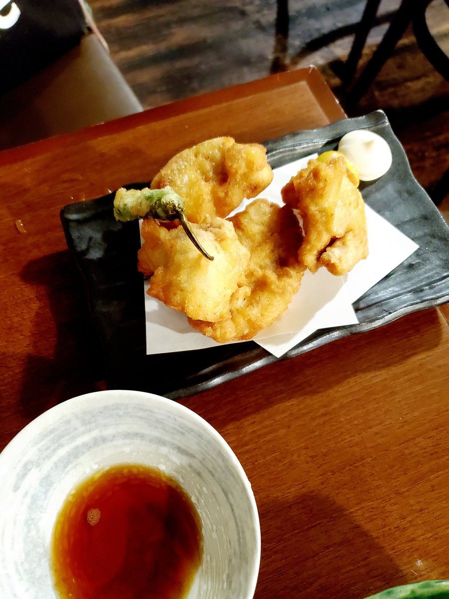 miaakarin24's tweet photo. 今日は深夜2時まで大阪キタで飲んでた🥰泳ぎイカがなかったの 残念だけど 他メニューもおいしかった🎶そしてBAR🍸2店ハシゴ🤣お喋り楽しくて ラスト時間まで飲んでて、ネットカフェ泊まろうとしたら満席😱仕方なく1人でラブホ🏩泊まってます😅
#泳ぎイカ九州うまか梅田店 #barSALAMAT #Love22 https://t.co/Df5neN4YkD