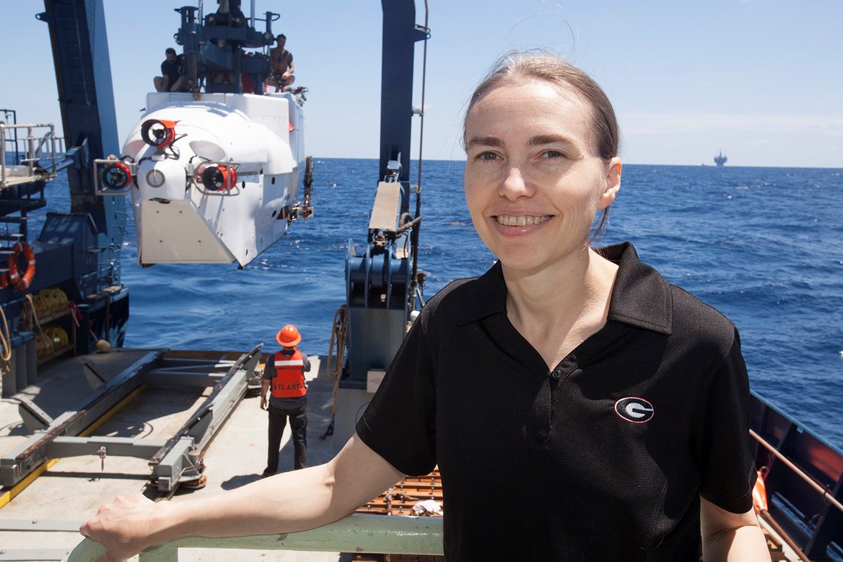 CPNAS's tweet photo. Mandy Joye (@seepexplorer) studies the ocean to reveal the microbes living there and to understand how they shape the Earth, past and present. She speaks at #DASER on 9/7 about her collaboration with artist @RebeccaRutstein &amp; @theoceanmemory. Register: https://t.co/IiuFwd3GPd https://t.co/rXIyCCuAeO