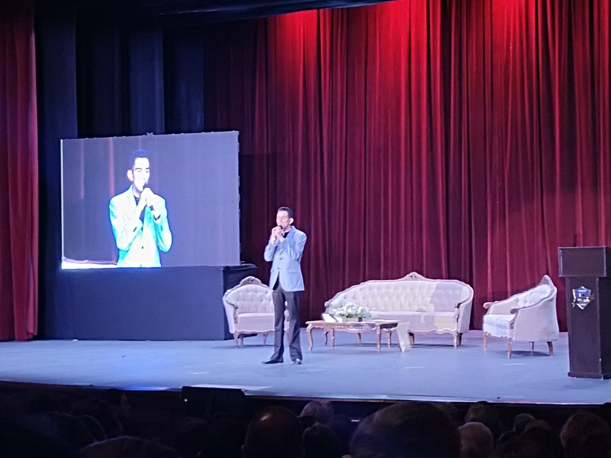 JAntonioSolisC's tweet photo. El día de ayer acudimos a la conferencia de @Dr_CesarLozano apoyando a la causa del @ceid_ac que dirije @abrilmeraz17 además de disfrutar un momento de un par de canciones en la voz de @aemeraz un evento 100% altruista donde también apoyamos a un pequeño que lo necesita https://t.co/4ldG23WWme