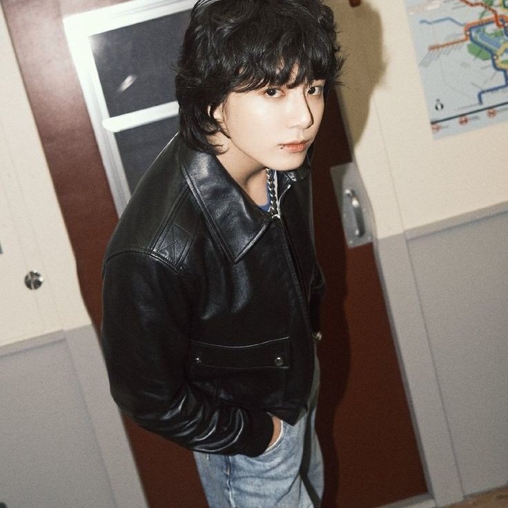 mrs_agxstd's tweet photo. Happy Birthday Jungkookie!!! I still think he is 23 from the last 4 years- Please in place of ageing, he is becoming younger TT 
#happyjungkookieday #HappyBirthdayJungkook #JUNGKOOK #HappyJungkookDay #JungkookDay #JungkookBirthday https://t.co/GhdeAdZDiP