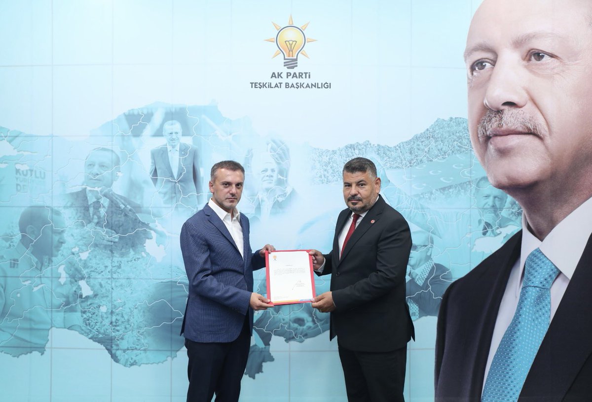 Cumhurbaşkanımız ve Genel Başkanımız Sn. <a href="/RTErdogan/">Recep Tayyip Erdoğan</a> ın tensipleriyle AK Parti Hatay Defne İlçe Başkanlığı görevine 2. kez atanmış bulunmaktayım. 

Hayırlara vesile olmasını temenni ediyorum. Allah mahcup etmesin.

#HatayİçinİnandığınYoldaYürü #DefneninYaprağıKardeşliktirToprağı