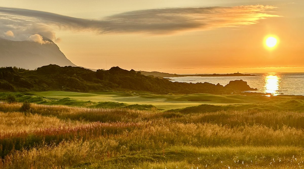 😵😵😵😵 <a href="/lofotenlinks/">Lofoten Links</a> !!!!  It is not easy to get here, but when you do, you are richly rewarded!  #norway #golfiscool #top100golf
