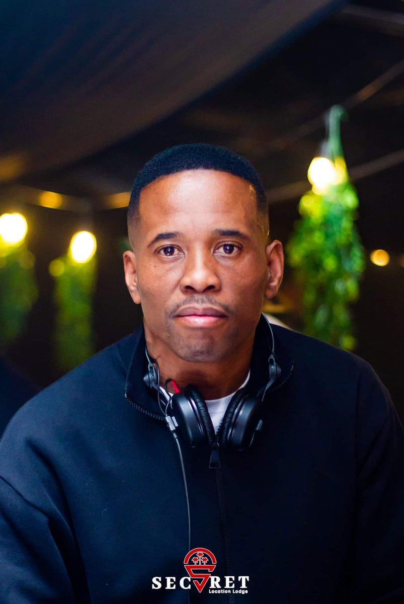Papa Karabo. (@tumimasoko_dj) on Twitter photo #SecretSundays w/ <a href="/SoxXWodumo/">Soxx Wodumo👑</a> & <a href="/BaeSickGuy/">Bae Qwelington</a>
📍 Dandy Lifestyle Corner
<a href="/_93Lifestyle/">SecretLocationLodge</a> #SecretSundays w/ <a href="/SoxXWodumo/">Soxx Wodumo👑</a> & <a href="/BaeSickGuy/">Bae Qwelington</a>
📍 Dandy Lifestyle Corner
<a href="/_93Lifestyle/">SecretLocationLodge</a>