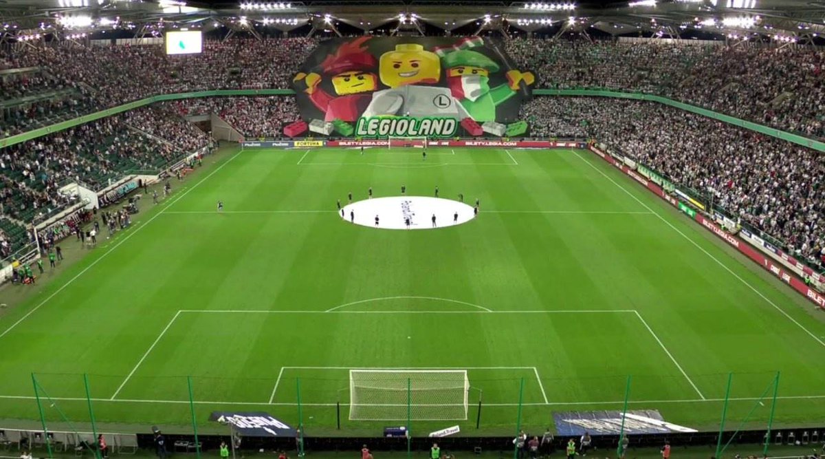 EmilTheKing14's tweet photo. Fed nok tifo af Legia Warszawa https://t.co/55y4v8DOuv