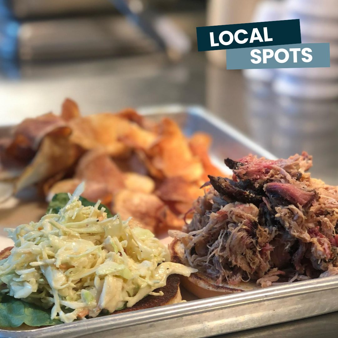 LinksReaFarms's tweet image. Sandwiches, nachos, hush puppies, and more...
Head to The Improper Pig which is 1-minute away from The Links Rea Farms 🍺
Explore their menu at the link in our bio. 
📷: The Improper Pig
▪️
▪️
#CharlotteApartments #thelinksreafarms #localspots #theimproperpig