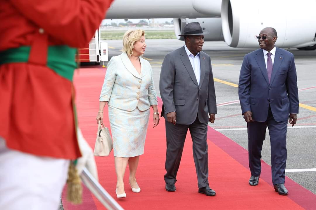 Cote d'Ivoire: Le Président Alassane Ouattara, a regagné Abidjan, ce jeudi 31 août 2023, après un séjour de 2 semaines en France. En rappel, depuis janvier 2023, le chef de l'Etat ivoirien s'est rendu dans l'Hexagone au moins 5 fois soit en janvier, mars, mai, juillet et août.