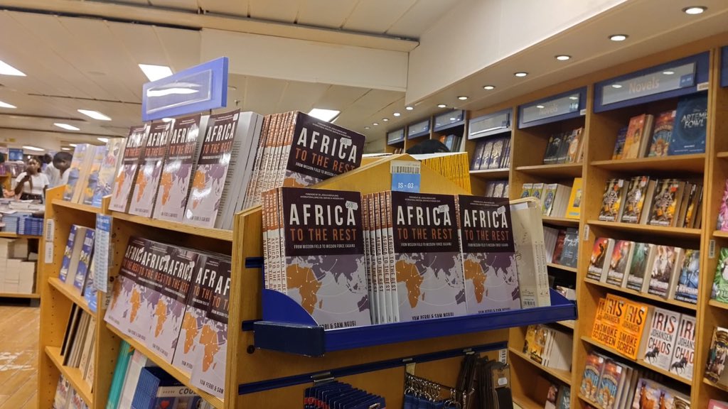 africatotherest's tweet photo. Africa to the Rest(A2R) in the Logos Hope Library!💃🏽💃🏽💃🏽

#Africatotherest
#LogosHope
#GrabUrCopy https://t.co/JvgfGwS7l2