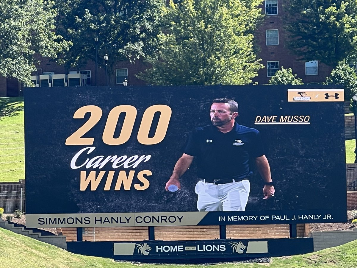 CoomerJason's tweet photo. Congratulations @dmusso4 on your 200th career win.  Great day for @LindenwoodWSOC with a 1-0 win over Murray State! https://t.co/3sJHG3968v