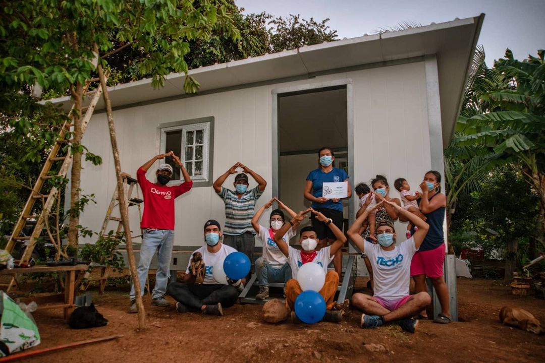 Techo's tweet photo. #TBTECHO a febrero del 2021, cuando el equipo de @techopanama llevó a cabo la construcción de viviendas semillas en la comunidad "El Progreso No 5" 💙, un fin de semana en donde las familias junto con las voluntades se pusieron la camiseta y lo dieron todo en la construcción🫡🙌 https://t.co/9KGlLYJ8BI