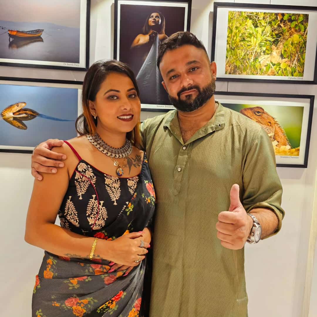 itsjojo_1989's tweet photo. From my recent photography exhibition
Selfie with gorgeous @tinanandys
#exhibition #photography #glamour #selfie #Shoutout #retweet #boldmodels #gallery https://t.co/B7Ta9F0bc7