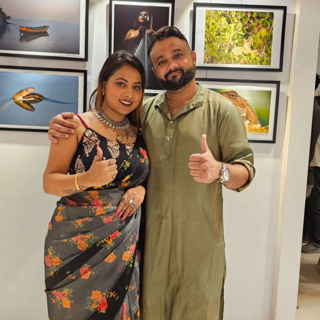itsjojo_1989's tweet photo. From my recent photography exhibition
Selfie with gorgeous @tinanandys
#exhibition #photography #glamour #selfie #Shoutout #retweet #boldmodels #gallery https://t.co/B7Ta9F0bc7