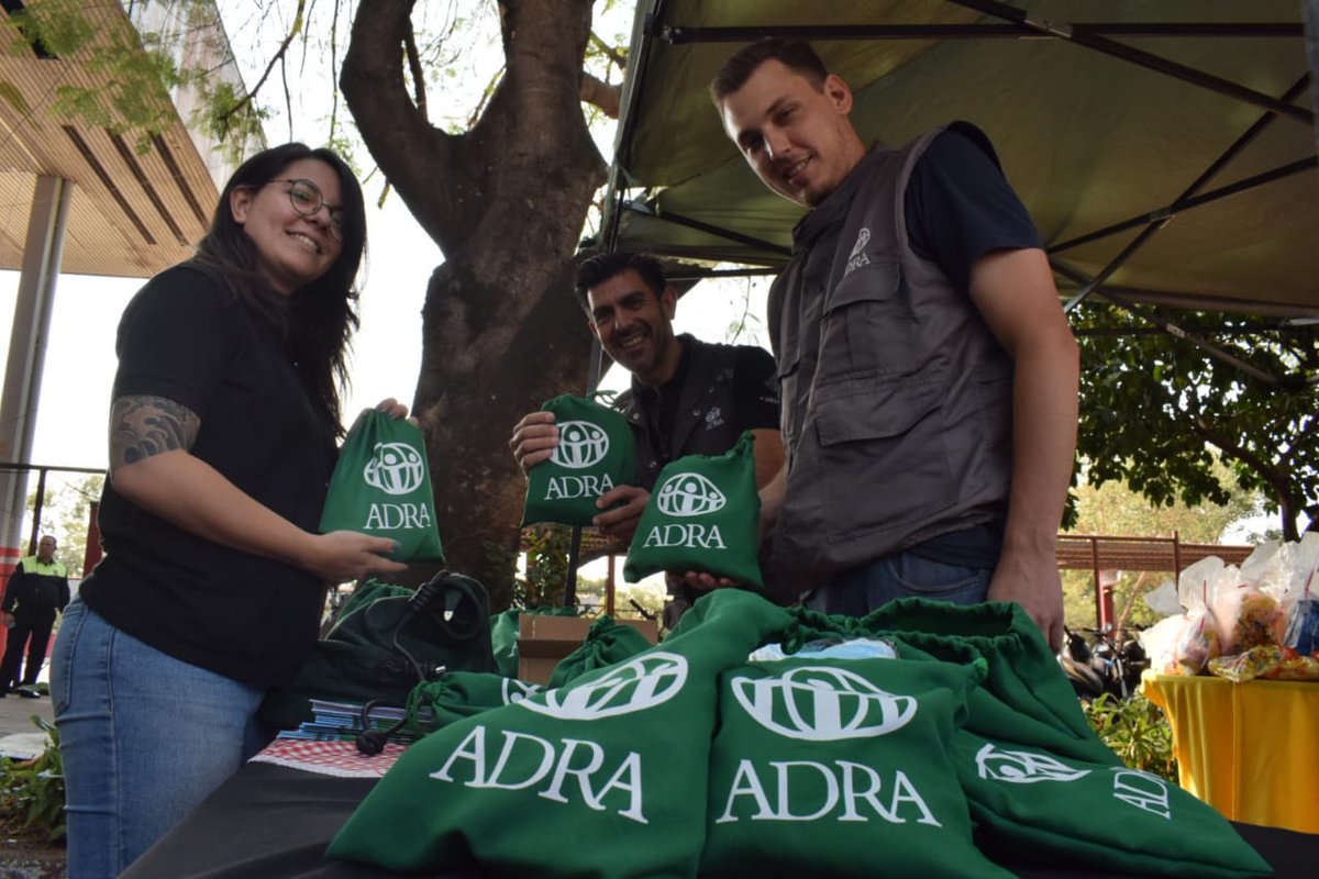 También queremos agradecer de corazón a las increíbles empresas de transportes que colaboraron para que este evento fuera posible.  Además, extendemos nuestro agradecimiento al <a href="/MINNAParaguay/">Ministerio de la Niñez y la Adolescencia | Py</a> <a href="/adraparaguay/">ADRA Paraguay</a> por su apoyo incondicional.