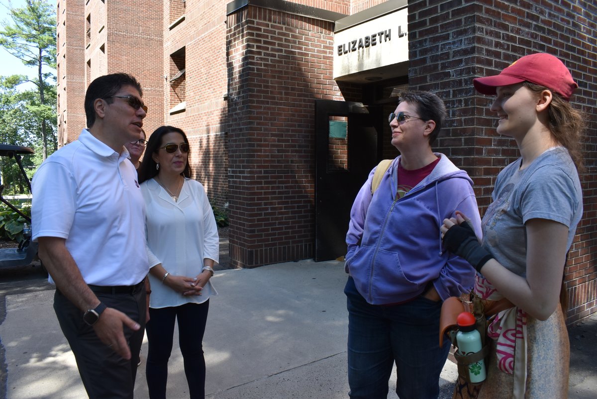 UMassAmherst's tweet image. Today #UMassAmherst welcomed new faces to campus. Our first-year students have had an eventful day! Here are some highlights of the #Classof2027 getting settled in.

#BeRevolutionary
#UMass
#CollegeMoveIn