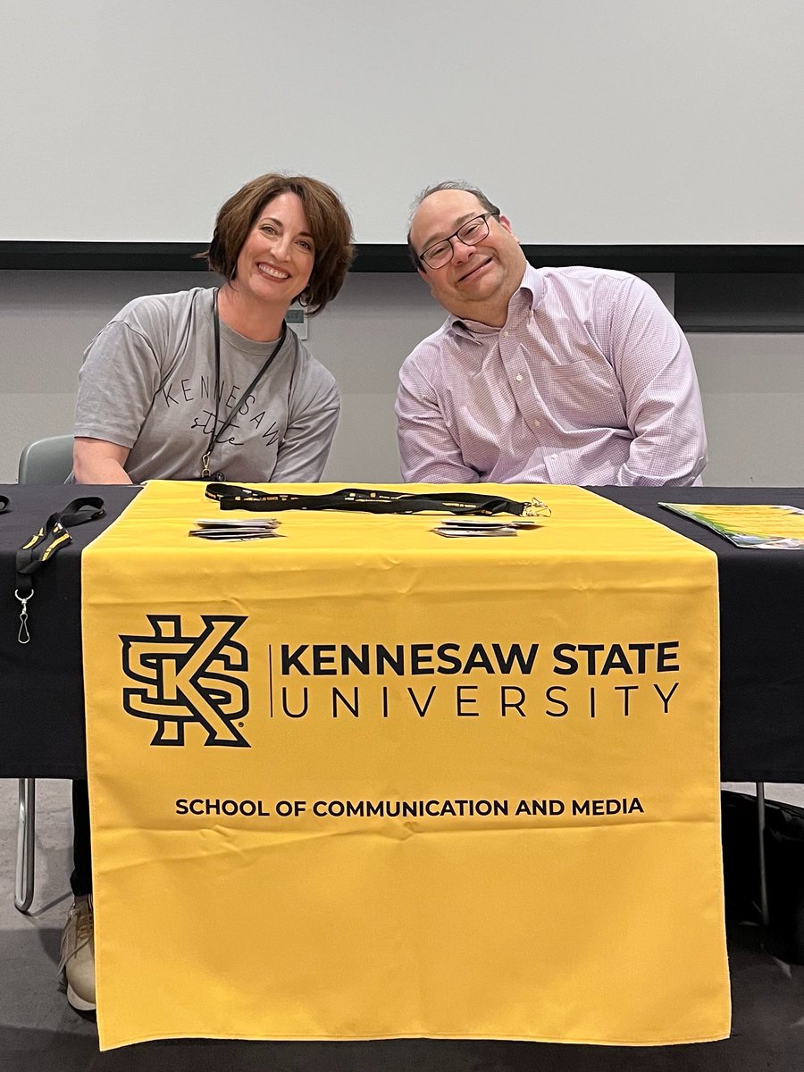 KSU_SOCM's tweet photo. #ORGC professor Dr. Robin Smith Mathis and #JOUR / #MENT professor Dr. Josh Azriel greeted students today at the @ksuchss Academic Involvement Fair! We had a great turnout but if you didn't get to ask your questions, please reach out: socm@kennesaw.edu or https://t.co/v1C7y7hbLP https://t.co/6XhUaboMt4