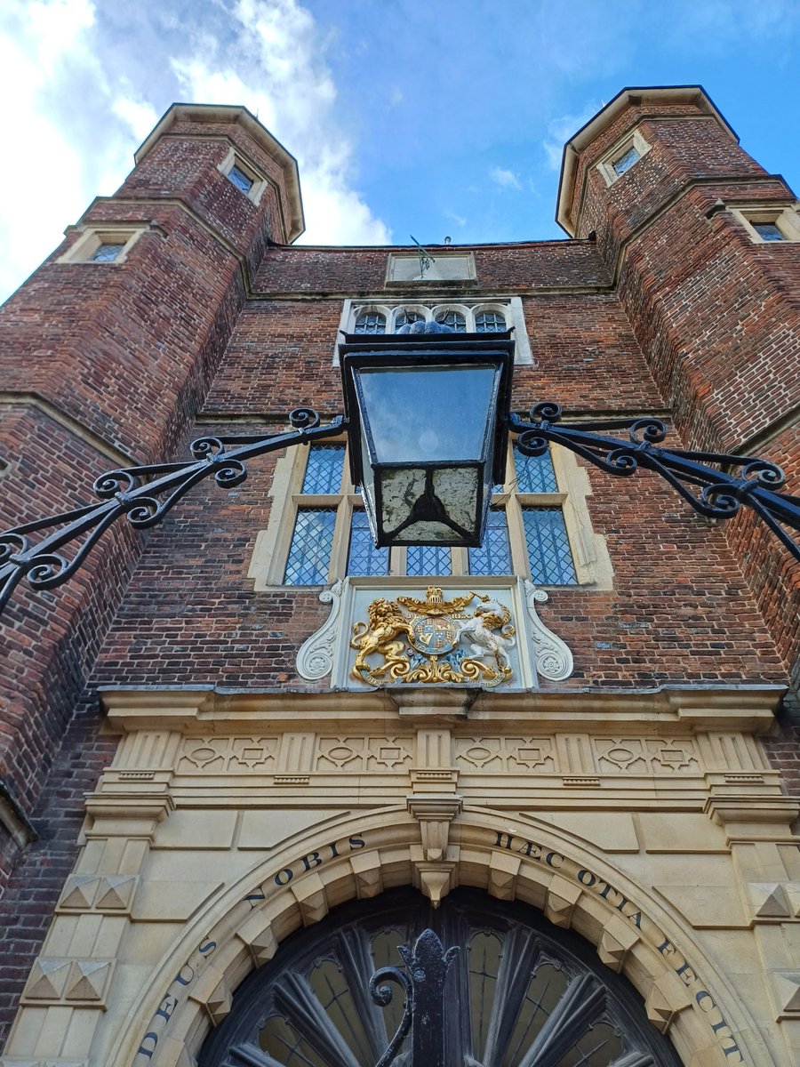 Guildford Town Guides tweet media