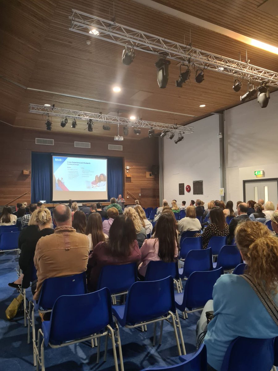 Thanks to Stacey from <a href="/saastweet/">SAAS</a> and Keir from <a href="/EdinburghUni/">The University of Edinburgh</a> for their presentations tonight at our UCAS Information Evening. Some great advice for our university applicants.