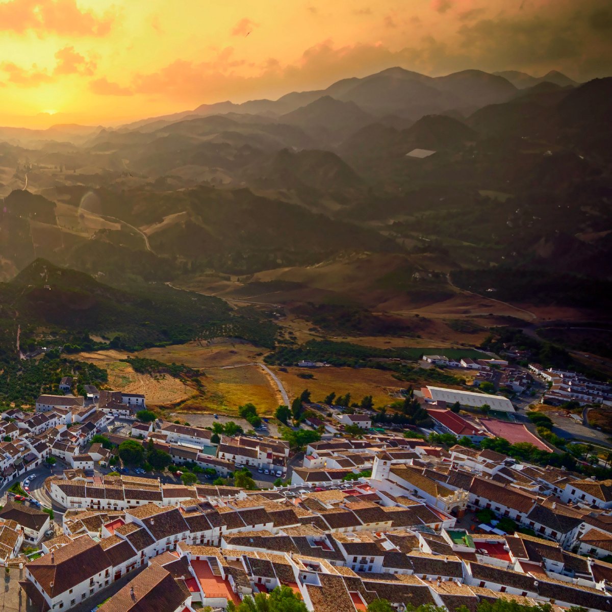 𝑴𝒆 𝒅𝒊𝒃𝒖𝒋𝒂 𝒖𝒏 𝒑𝒂𝒊𝒔𝒂𝒋𝒆 𝒚 𝒎𝒆 𝒍𝒐 𝒉𝒂𝒄𝒆 𝒗𝒊𝒗𝒊𝒓.

📌Zahara
🔗 pueblosblancosdecadiz.es/zahara-de-la-s…
📸 Jose Ramírez