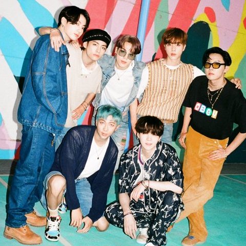 btschartsxdaily's tweet photo. 🔙3 years ago, @BTS_twt´s 'Dynamite' debuted at #1 on the Billboard Hot 100, becoming the first korean/kpop act to reach that mark!🇺🇸 https://t.co/E1lN5tpqM2