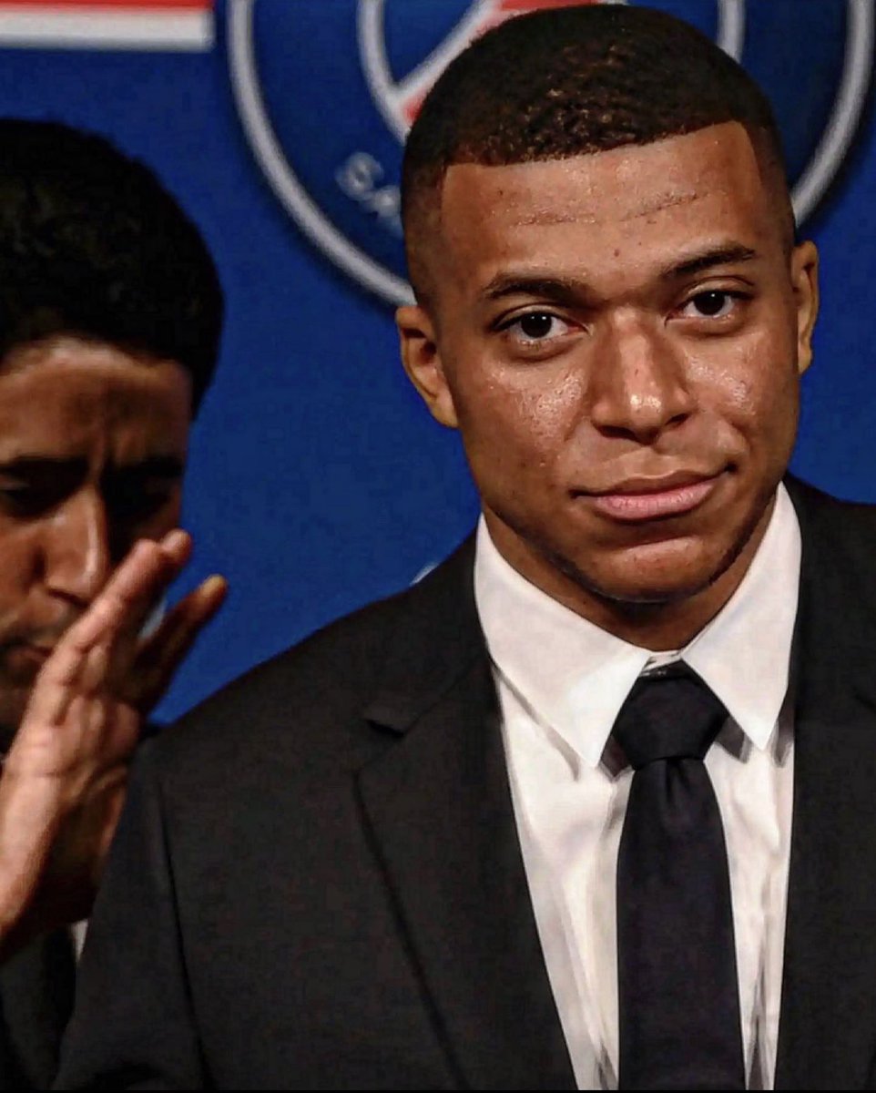LKSFOOT's tweet photo. 🔴 Kylian Mbappé va bien rester au PSG 🇫🇷 cette saison. Cependant le joueur n’a toujours pas entamer les discussions avec le club qui espère toujours une prolongation 👀 

@rmc_sport https://t.co/f0r1mHz7sT