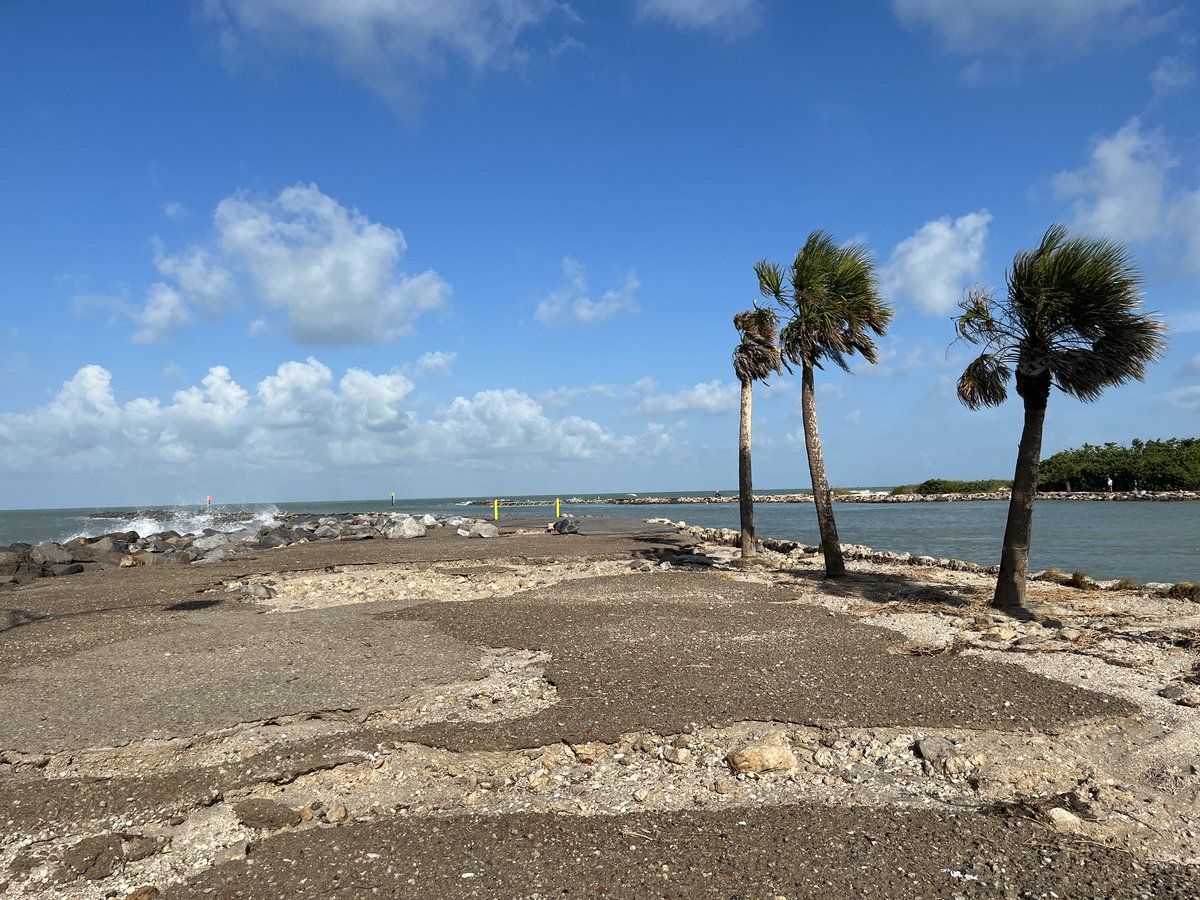 CityofVeniceFL's tweet photo. REMINDER: Humphris Park and the South Jetty are closed. Damage assessments are underway. https://t.co/pl9dLCmxOv