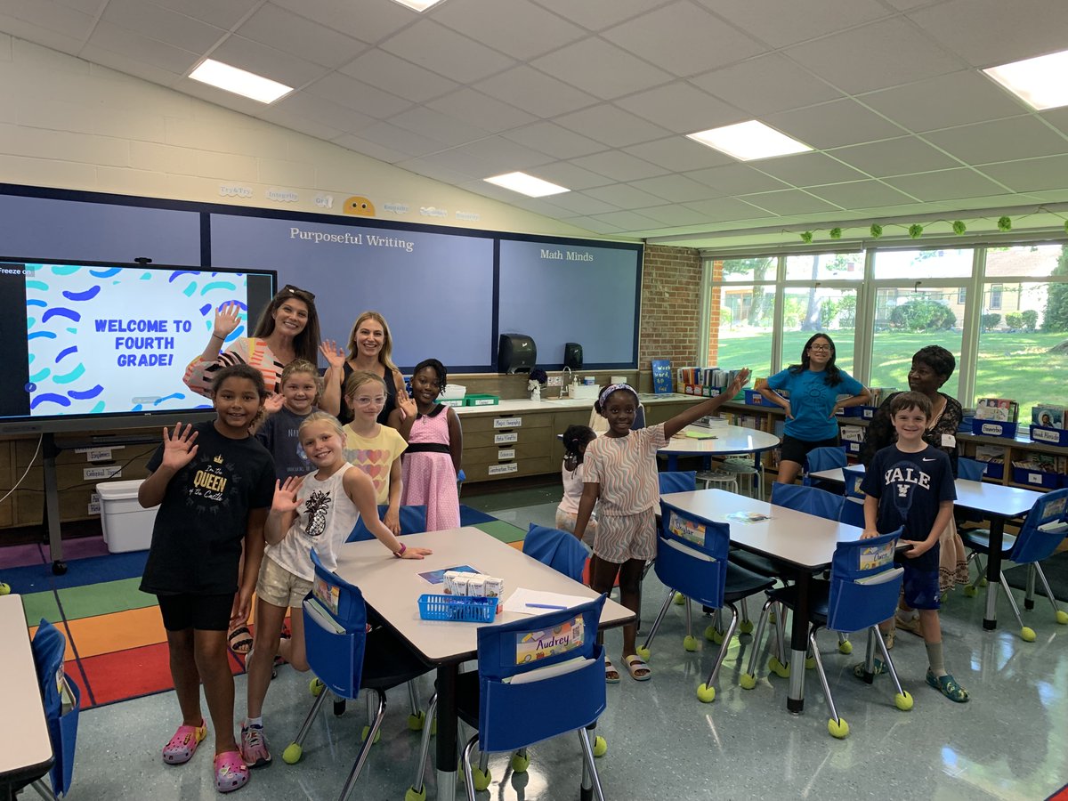 DrJosephRicca's tweet photo. Hooray! It was a blast to meet with some of our incoming Kindergarten Tiger Cubs and reconnect with our returning Tigers. #WPProud @wplainsschools https://t.co/8Njhh7Eqiq