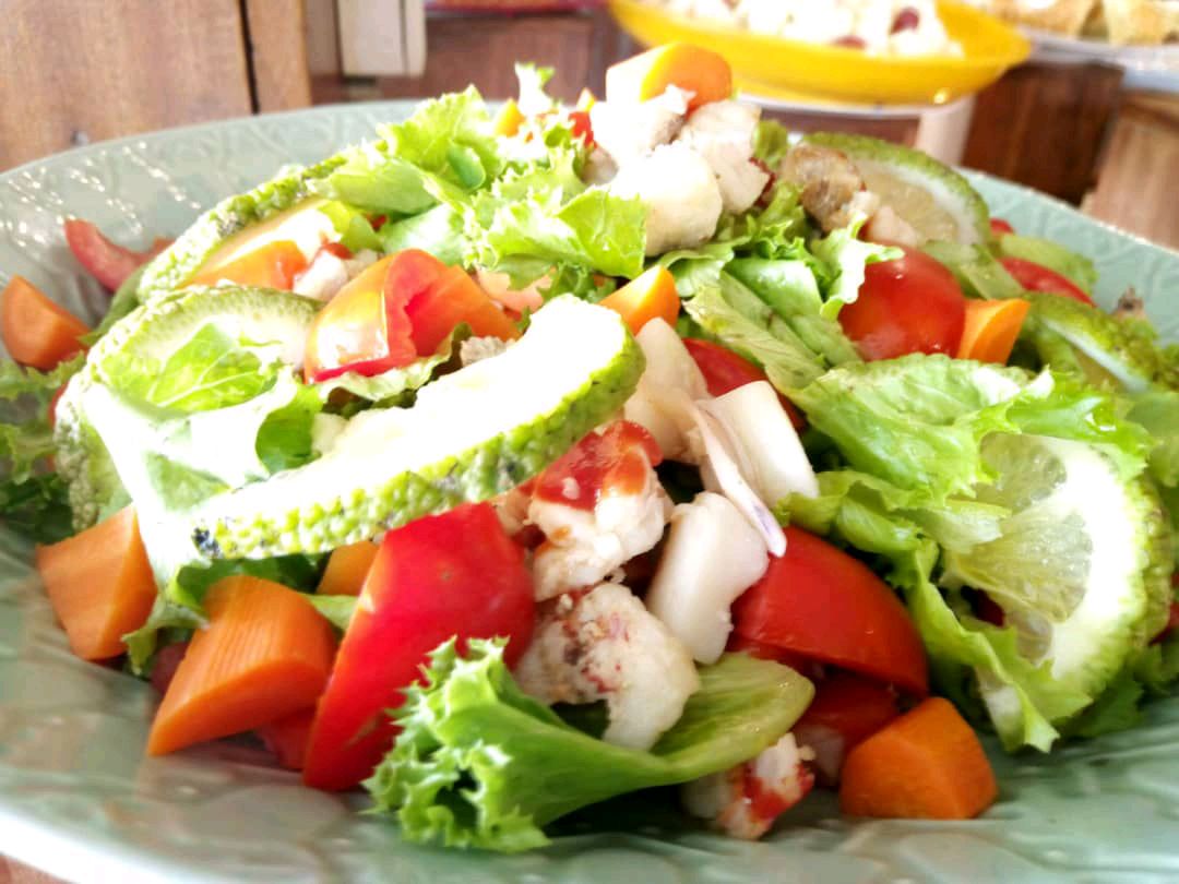 gliguiwonder's tweet image. Why did the tomato turn red? Because it saw the salad dressing! 🍅🥗 Remember, tomatoes get their vibrant color from lycopene, a powerful antioxidant that&apos;s great for your health! #FoodFacts #HealthyHumor
#GrowWithWonder #FollowForFollow #ThankYouJesus