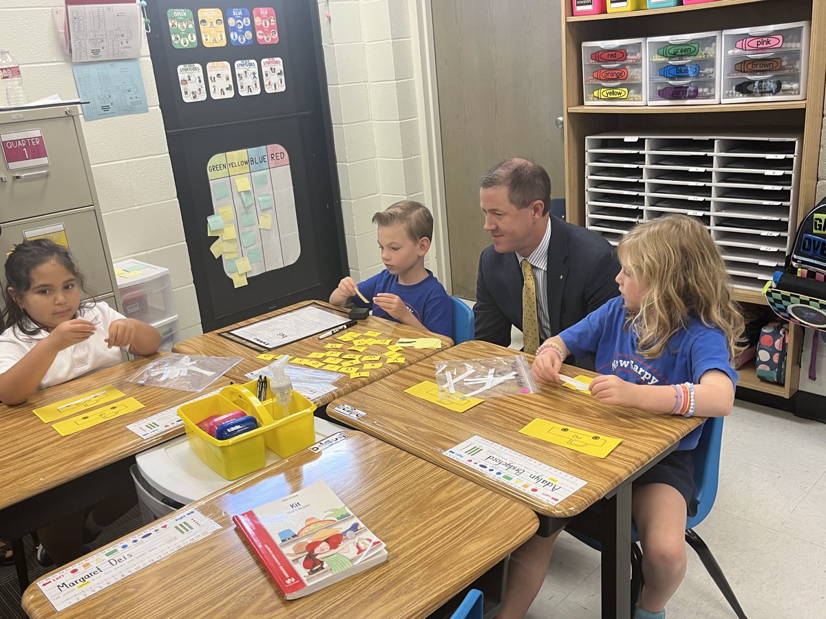 SCPPS's tweet photo. 📣 Louisiana State Superintendent Dr. Cade Brumley visited New Sarpy Elementary School today, focusing on our literacy initiatives. #LiteracyFirst #ExpectExcellence #ALLIN 📚 @NSE_Mudbugs @La_Believes https://t.co/MFc2hGG3ew