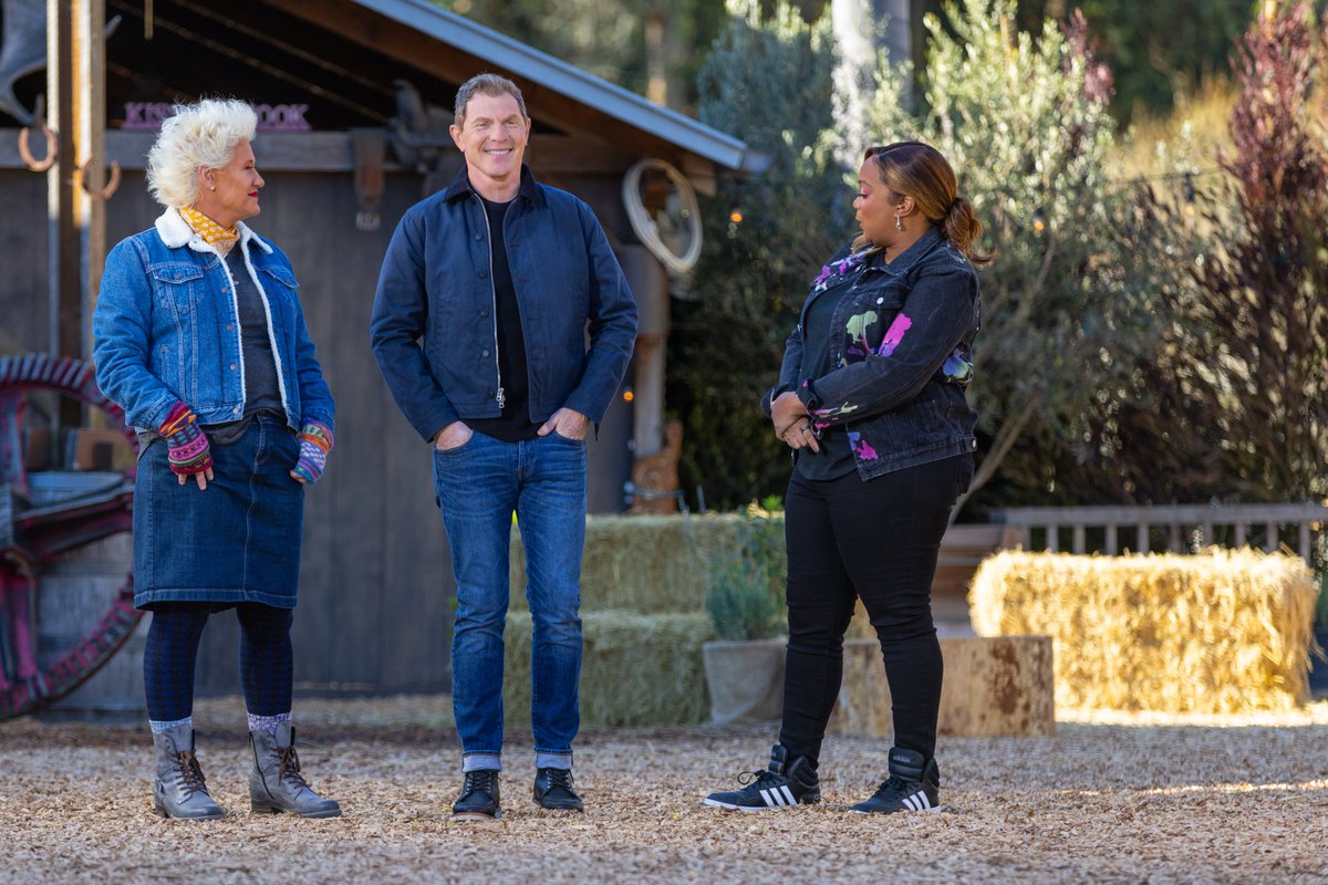 🔥 TONIGHT 🔥 The season finale of #BBQBrawl with back-to-back new episodes starting @ 9|8c! Team captains @bflay, @sunnyanderson + @chefanneburrell will mentor their contenders through the last few challenges before one pitmaster is ultimately named the newest Master of 'Cue! 🏆