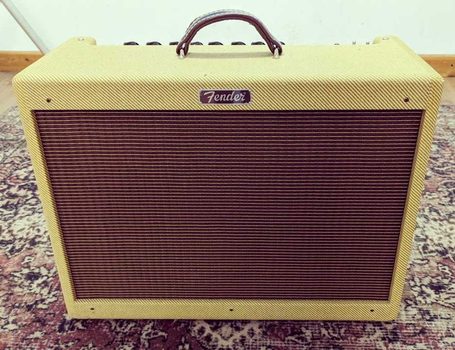 FirebirdMusicUK's tweet image. Calling all guitarists! We've just gotten hold of an amazing @Fender Blues Deluxe Reissue. 40 Watts of joyous 6L6 derived power for your entertainment. Come and have a play on it at your next rehearsal. #firebirdstudios #livemusic #Bristol #bristolmusic #rehearsalstudiobristol