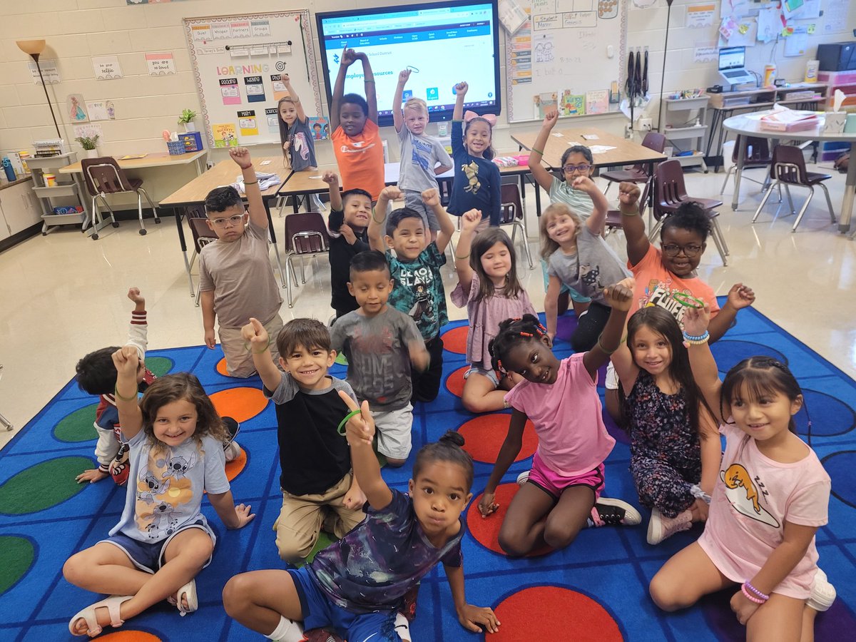 Kayla Williams (@kwilliamsfirst) on Twitter photo What a day!! We all earned our SOARING bracelets and then finished off the day with Kona Ice!! <a href="/ClarkCreekSTEM/">Joey Moss</a> <a href="/CLaneLiteracy/">CLane</a> <a href="/Mrs_Blakes/">Laura Blakes</a> What a day!! We all earned our SOARING bracelets and then finished off the day with Kona Ice!! <a href="/ClarkCreekSTEM/">Joey Moss</a> <a href="/CLaneLiteracy/">CLane</a> <a href="/Mrs_Blakes/">Laura Blakes</a>