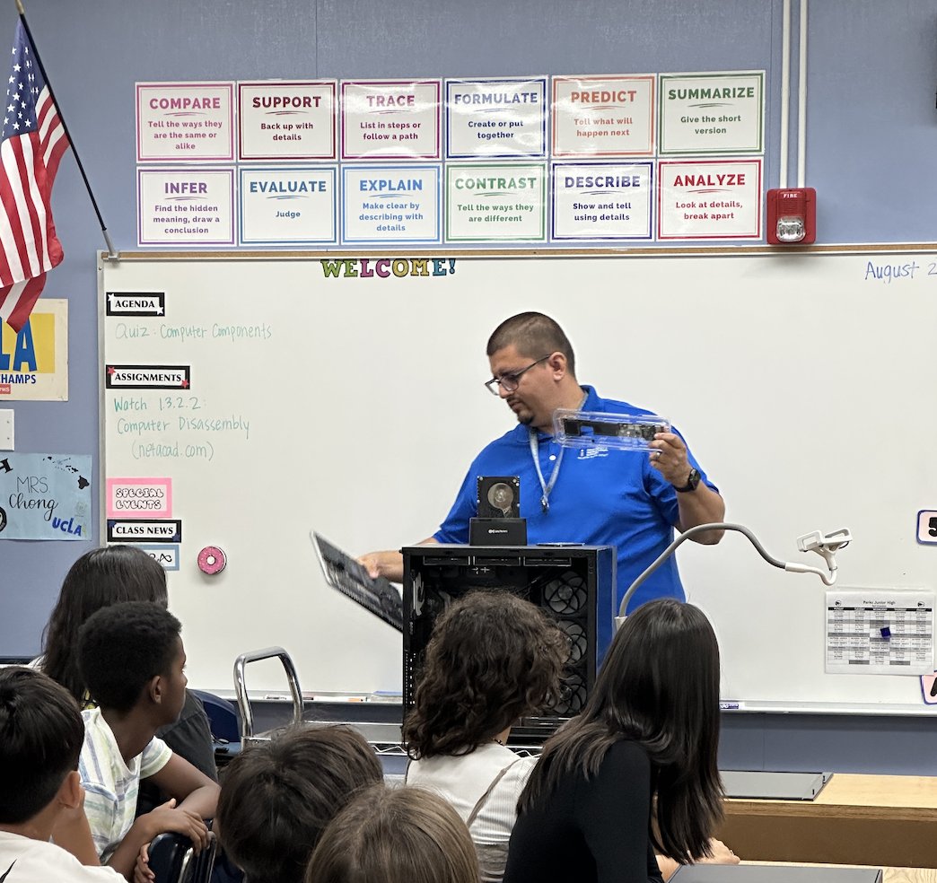 ParksJHS's tweet photo. When Mr. Pedro shares his passion for computers with our new Pathfinder: Networking class we have the best IIS support staff!- Learning new things! @FullertonSD #TheParksWAY @MrsMundschau #fsdlearns https://t.co/QXWLVvJEjY