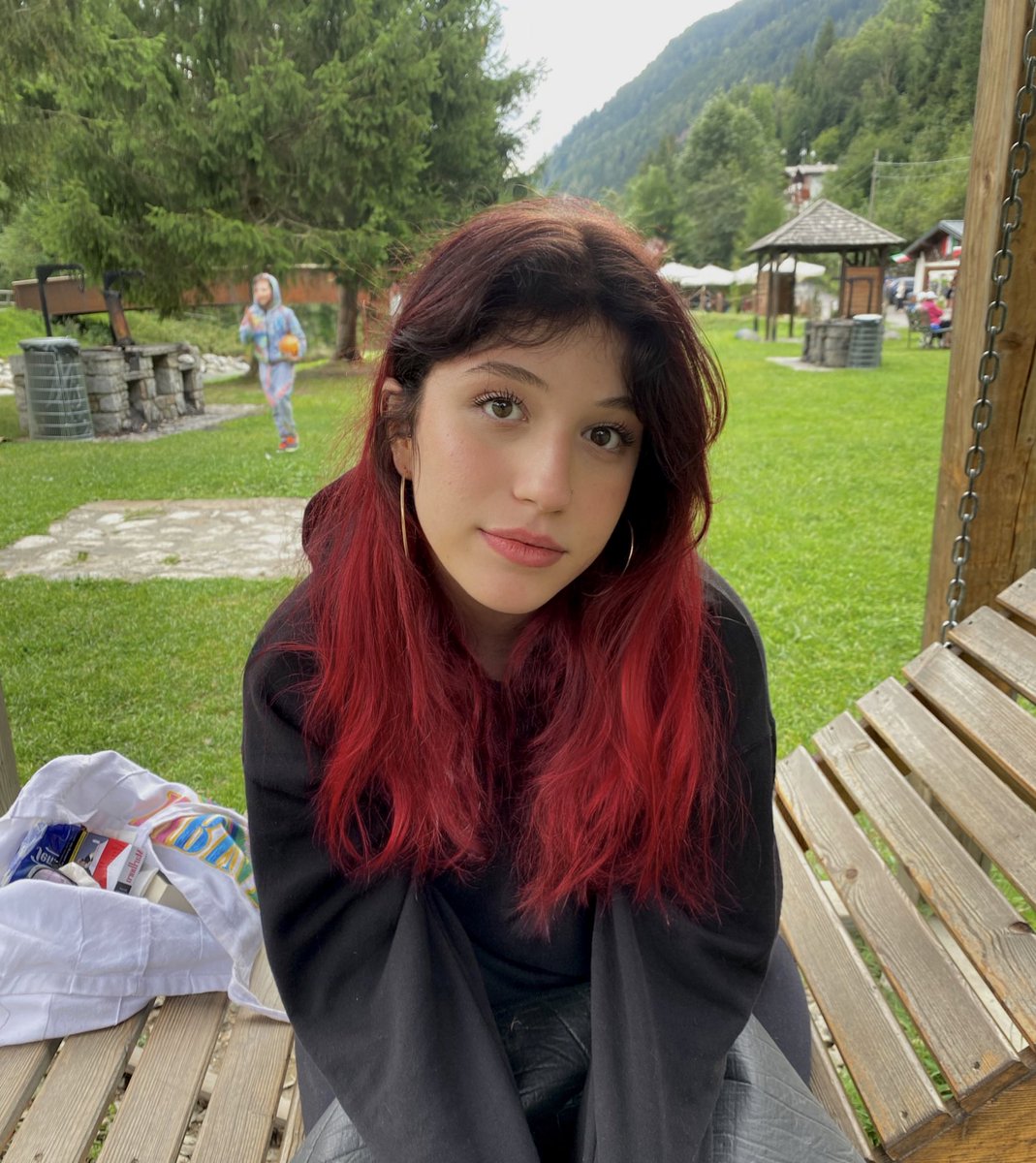 sof__ii's tweet image. sono in montagna a congelarmi il culo