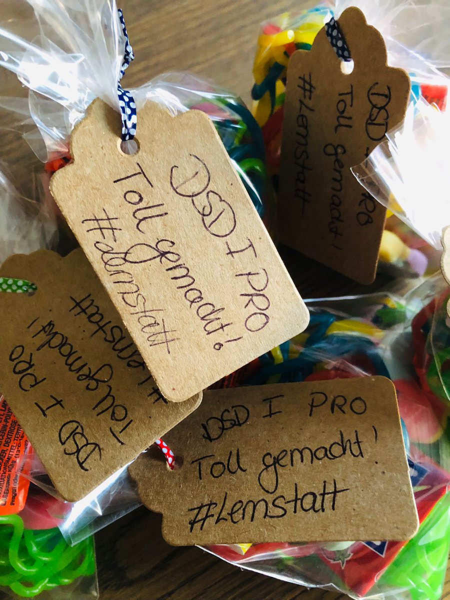 bkrmwv's tweet photo. Immer wieder stolz auf unsere SchülerInnen. Heute haben wir unsere Prüflinge gefeiert, die sich in der Lernstatt auf die Prüfung vorbereitet haben und so erfolgreich waren.
#lernstatt #bkrmwv #dsd #deutschessprachdiplom https://t.co/bhMk89eQwC