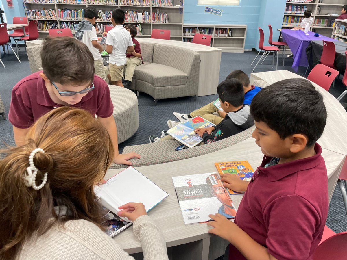 Roy Cisneros Library tweet media