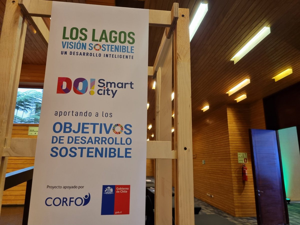 TTILosLagos's tweet photo. 🔸 #AHORA: en #PuertoVaras, equipo de #UOCT Los Lagos participa de mesa temática de trabajo denominada "Gestión integrada de la movilidad" del Congreso Los Lagos Visión Sostenible: Un Desarrollo Inteligente.

Se exponen experiencias y lineamientos a considerar para el futuro. https://t.co/z8p9G2W5TA