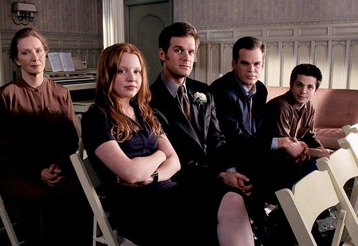MovieGrafMG's tweet photo. George R.R. Martin: ‘Six Feet Under, TV tarihinde çekilmiş en iyi finale sahip dizi. Daha iyisinin yapılabileceğini hayal  edemiyorum.’ https://t.co/kfnXXI2X6x