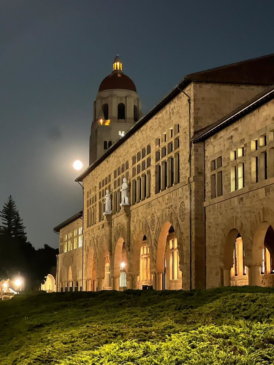 Blue Supermoon over campus by Mark Reed, ‘90, MS ‘91 🌕 🌲 📸