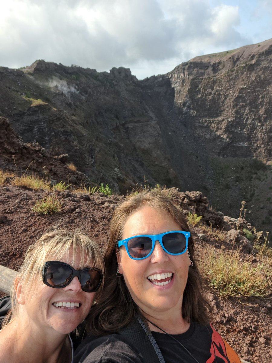 J9burt's tweet photo. #mountvesuvius #italy #holidays #volcano https://t.co/sLOjjgPwYO