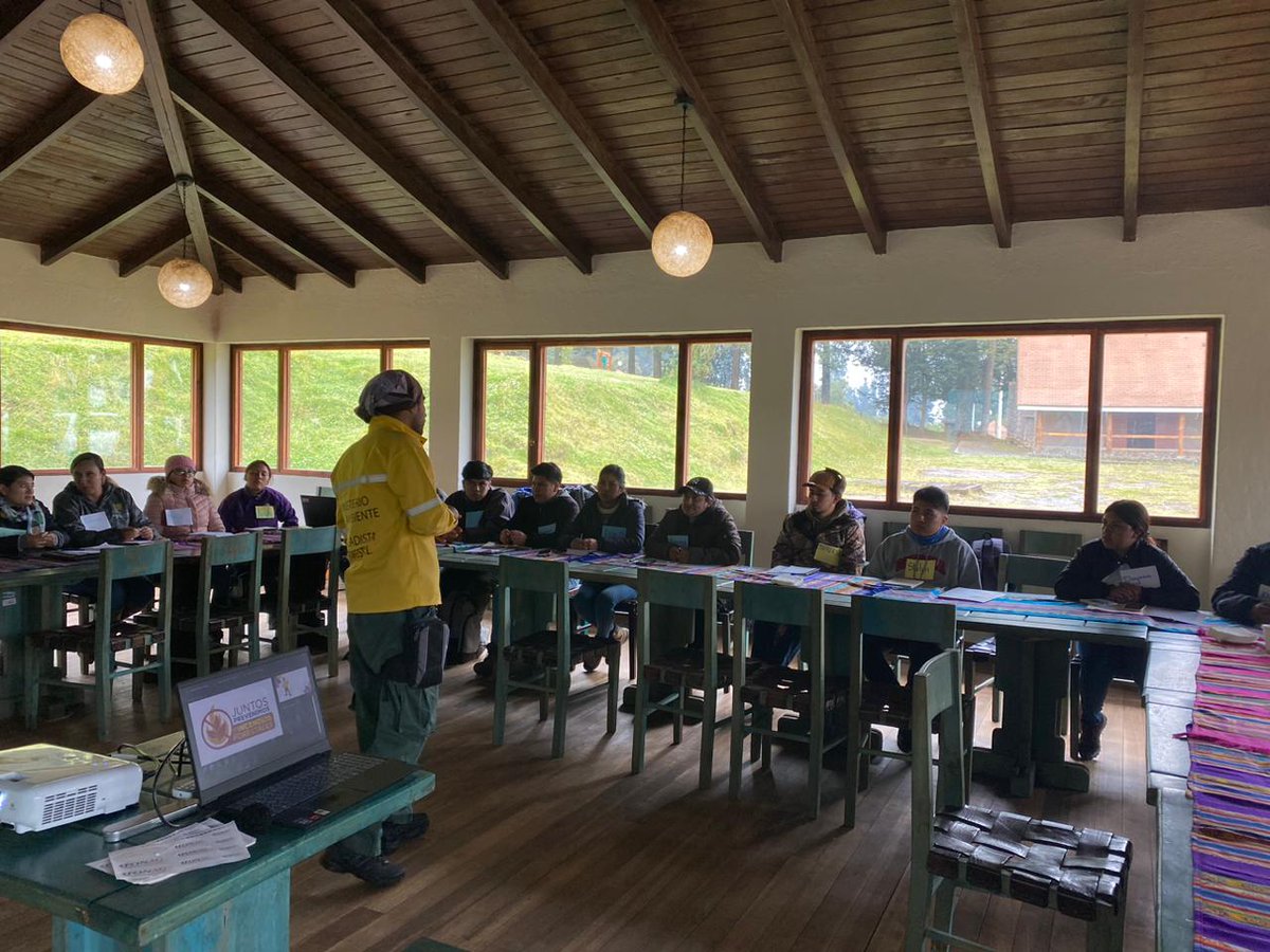 TNCEcuador's tweet photo. Apoyamos en el #taller de conformación de brigadas comunitarias para el manejo del fuego🔥, en Mejía. @fonag y @gad_de_mejia organizó el evento en el Área Nacional de Recreación “El Boliche” y estuvo a cargo de los Brigadistas Especializados en Manejo Integral del Fuego del SNAP. https://t.co/XYERPH4Lwh