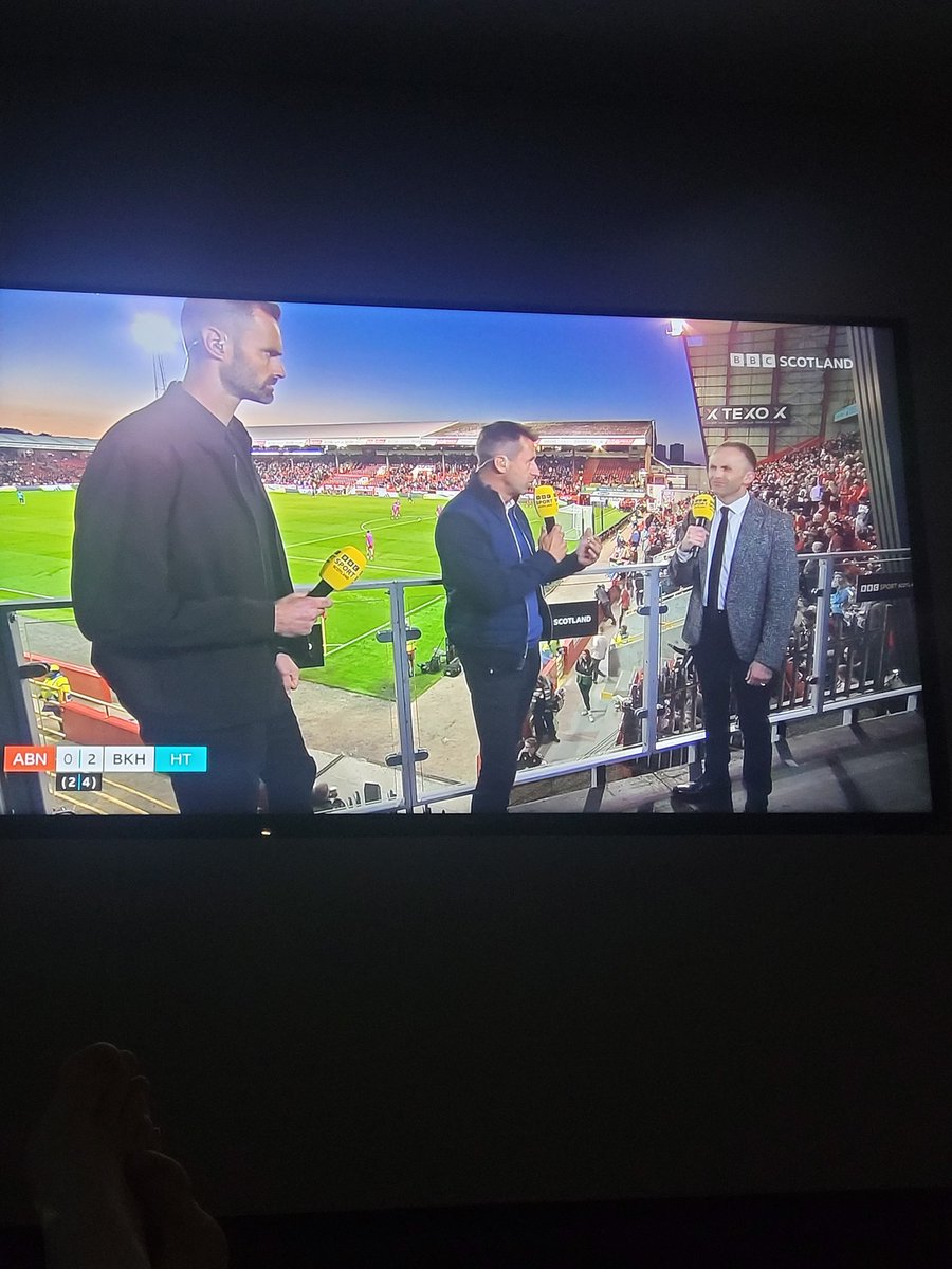 ronnie_cameron's tweet photo. Bbc scotland have done that wee tiny guy dirty the night 🤣🤣 https://t.co/CGpJrAxm0L