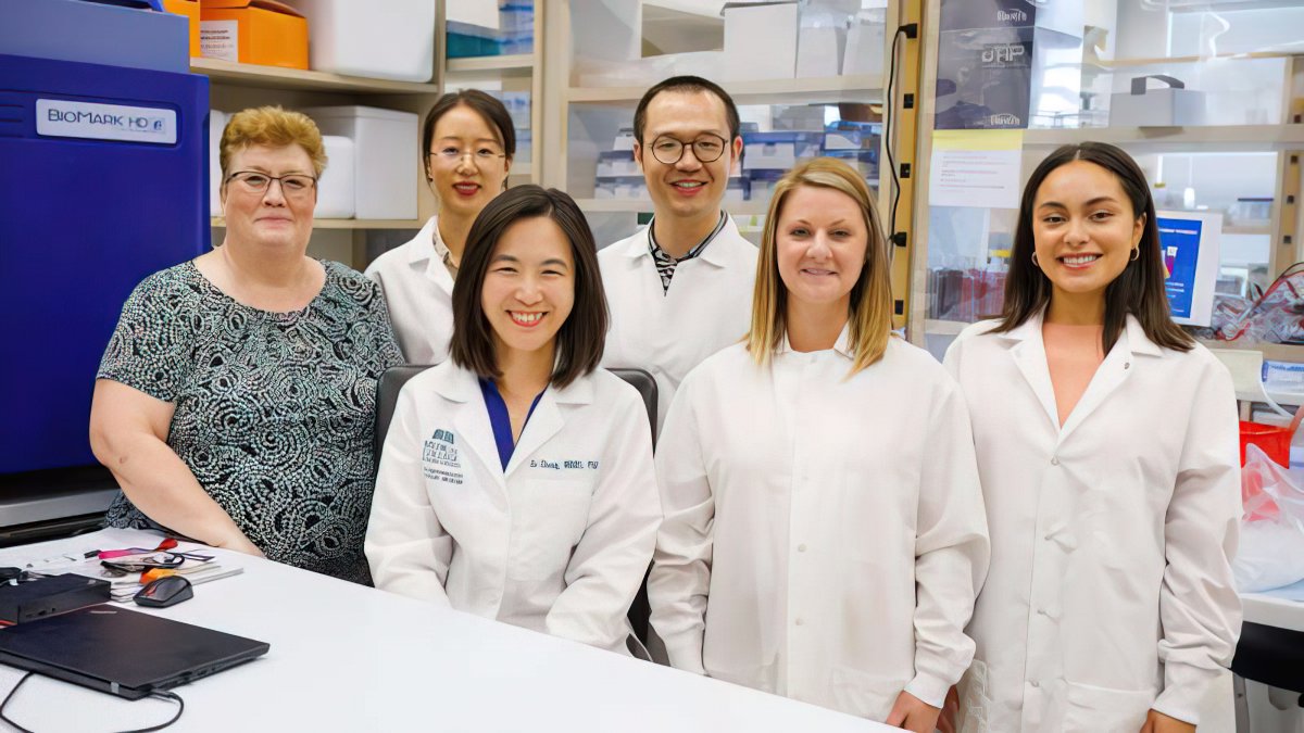Despite treatment advances for high cholesterol, #heartdisease is still the leading cause of death in the US. MCW scientists are investigating a form of cholesterol called very-low-density lipoprotein which may lead to new #treatment options. Learn more: mcw.edu/newsroom/news-…