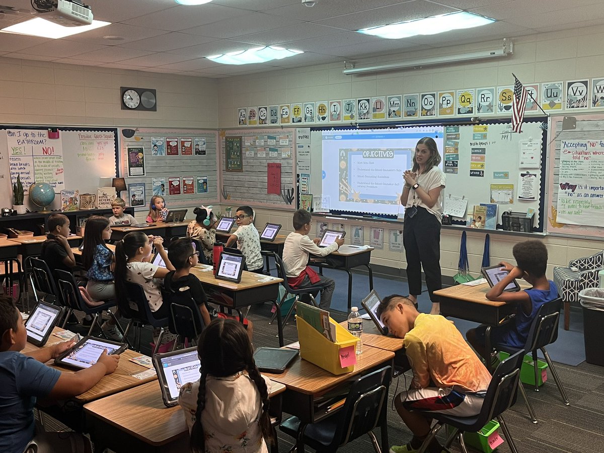 BeckyGrubaugh's tweet photo. Loved our visit to @RocketsRR &amp; @WestviewElem! We got to 👀 a counseling lesson in action, made friends with some awesome kindergartners, listened to a lesson on integrity &amp; @joshumphrey &amp; @TimRevesOPS engaged in some 1-1 work with students! #OPSForwardTogether https://t.co/gULdRWXHlc