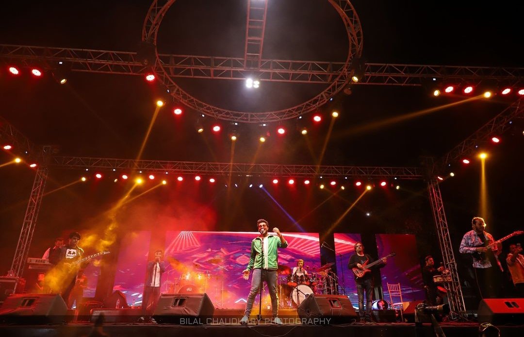 updatesasim's tweet photo. From the past to the present, his songs have been our favorites. Let's keep listening and loving his tunes! @AsimAzharr #10YearsOfAsimAzhar https://t.co/8UxOTPzsZj