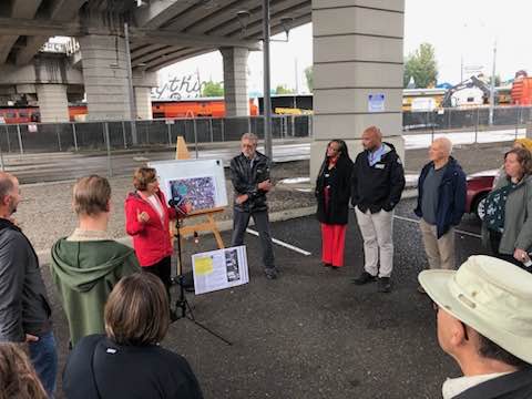 PBOTinfo's tweet photo. It was a rainy but informative tour of the railroad crossings in the Central Eastside this morning with @RepBonamici, @CommMapps, PBOT Director Williams and other local stakeholders and officials. https://t.co/Ti7SappzKP